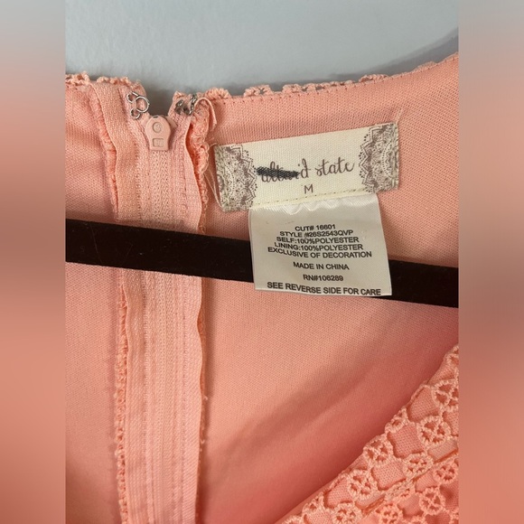 Altar'd State Dress Lace Sleeveless VNeck A-Line Above Knee midi Peach sz medium - Picture 2 of 5